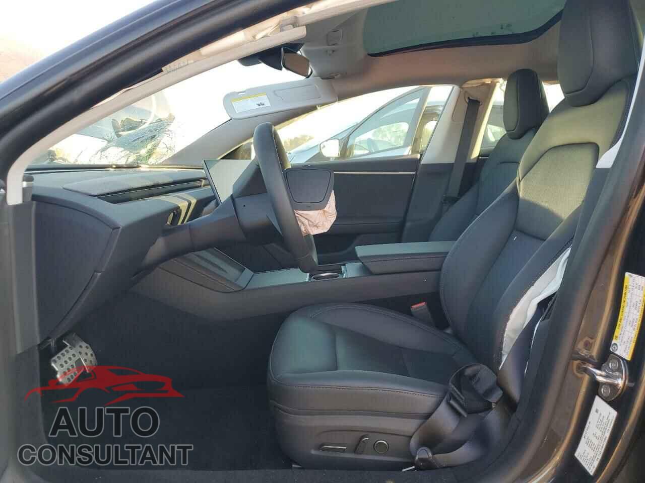 TESLA MODEL 3 2024 - 5YJ3E1EB8RF728954