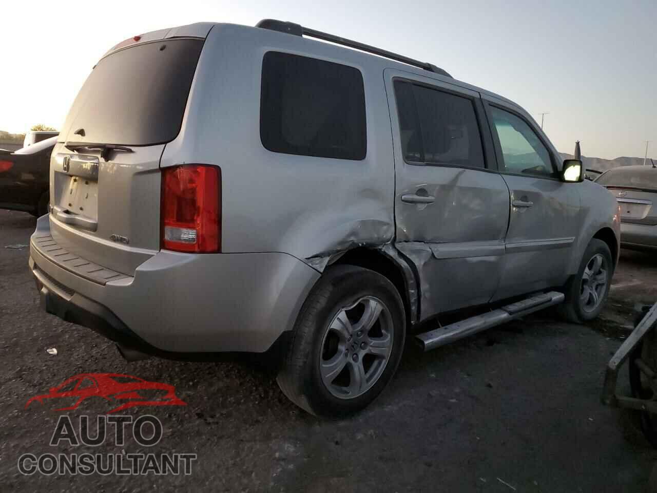 HONDA PILOT 2013 - 5FNYF4H52DB005636