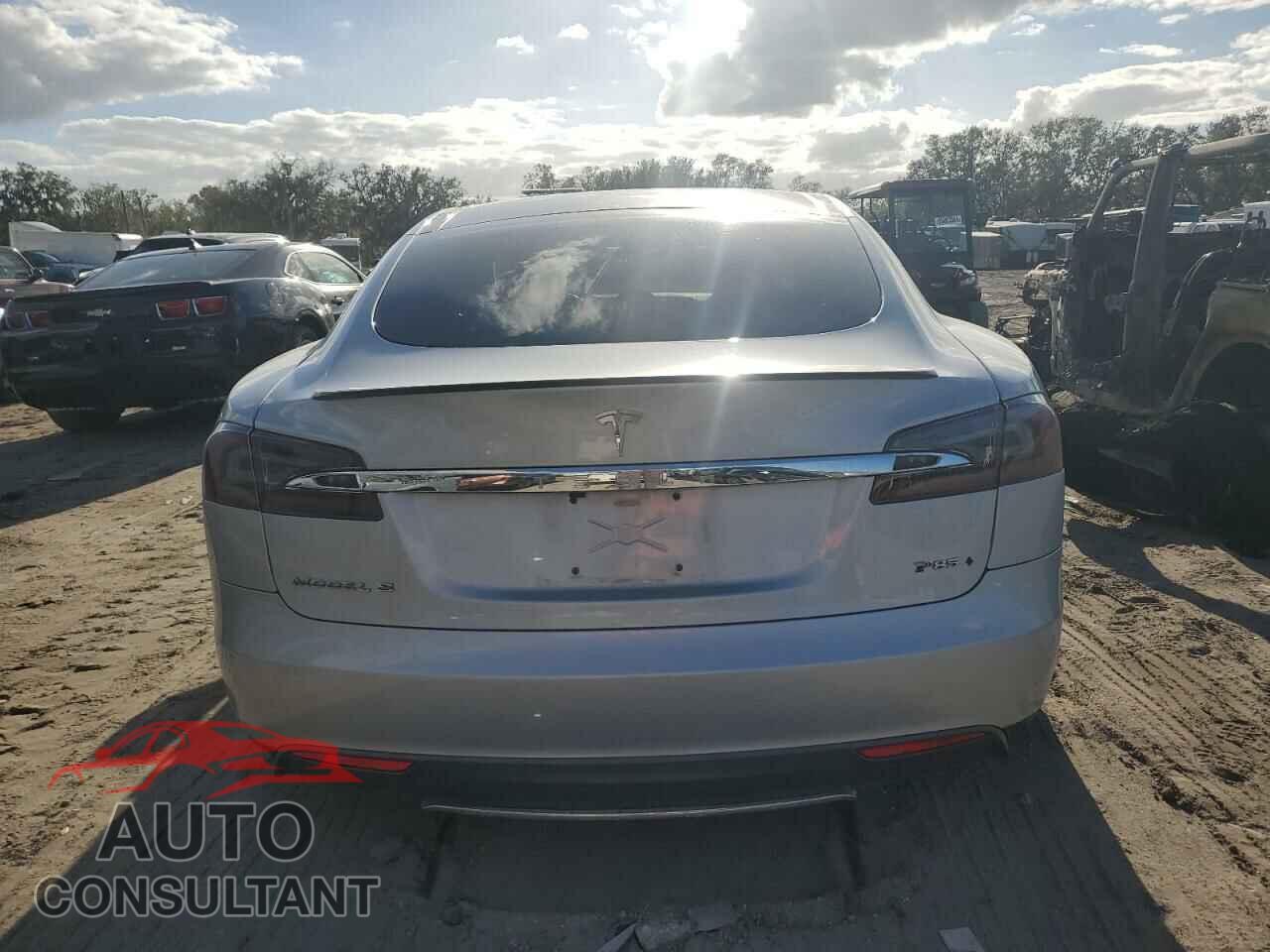 TESLA MODEL S 2013 - 5YJSA1DP7DFP17795