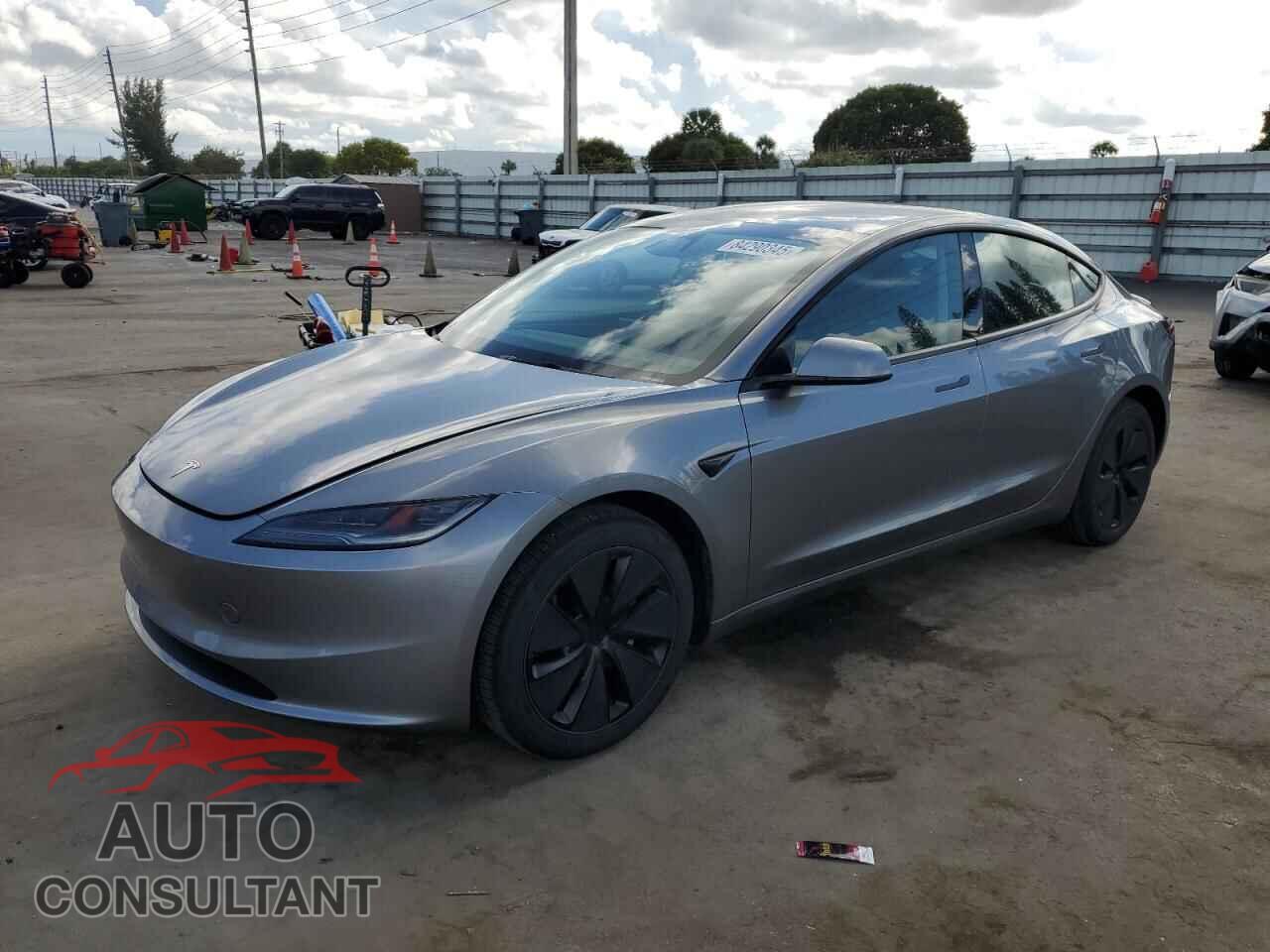 TESLA MODEL 3 2024 - 5YJ3E1EA0RF858041