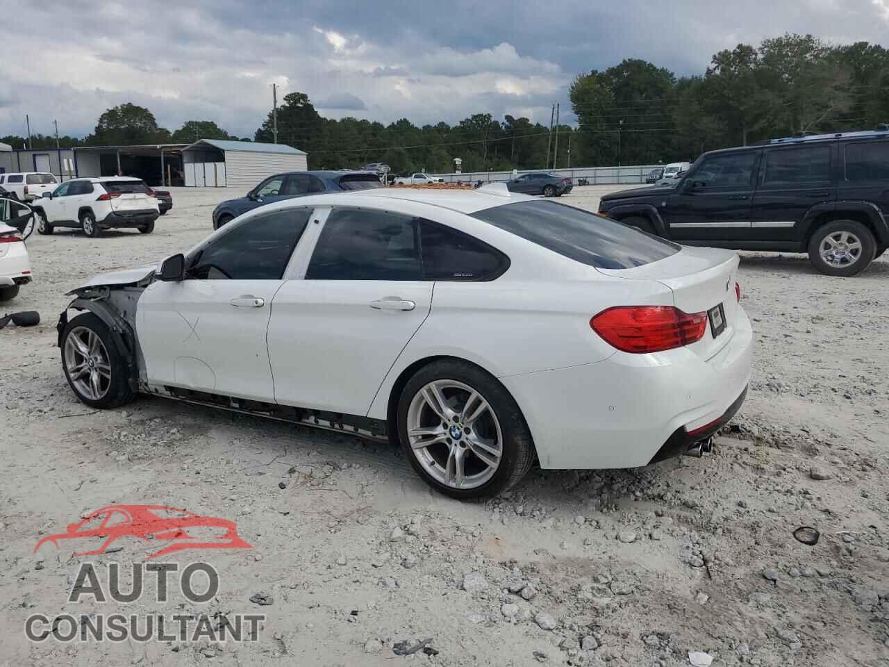 BMW 4 SERIES 2015 - WBA4A5C57FG052581