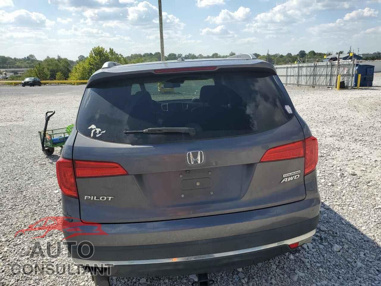 HONDA PILOT 2017 - 5FNYF6H9XHB056760