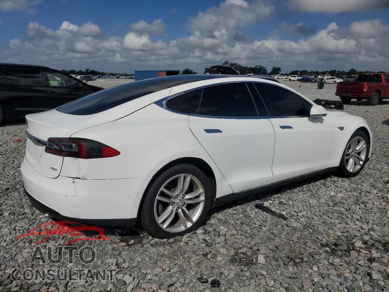 TESLA MODEL S 2015 - 5YJSA1S23FF088773