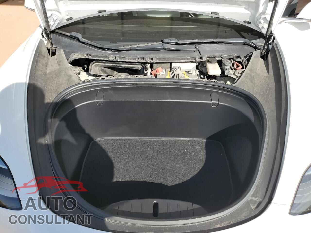 TESLA MODEL 3 2018 - 5YJ3E1EA5JF039000