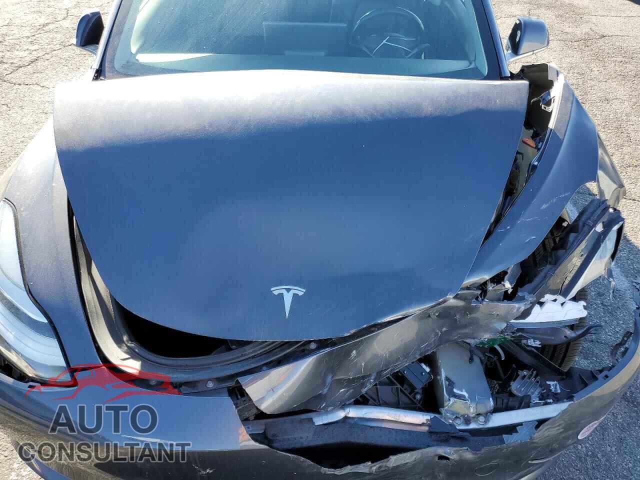 TESLA MODEL 3 2018 - 5YJ3E1EA2JF052805