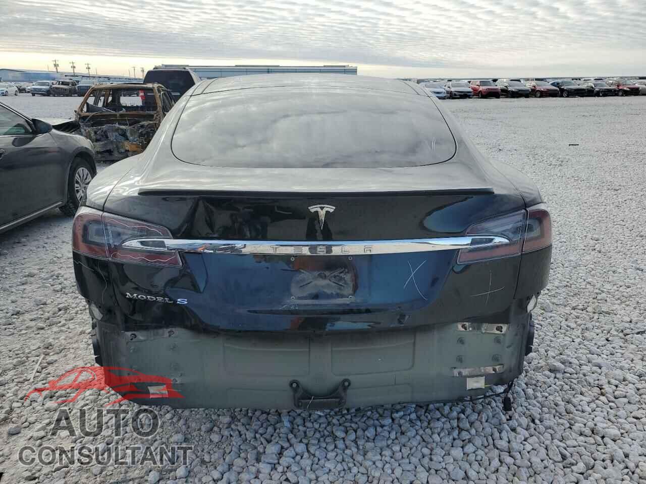 TESLA MODEL S 2016 - 5YJSA1E10GF160517