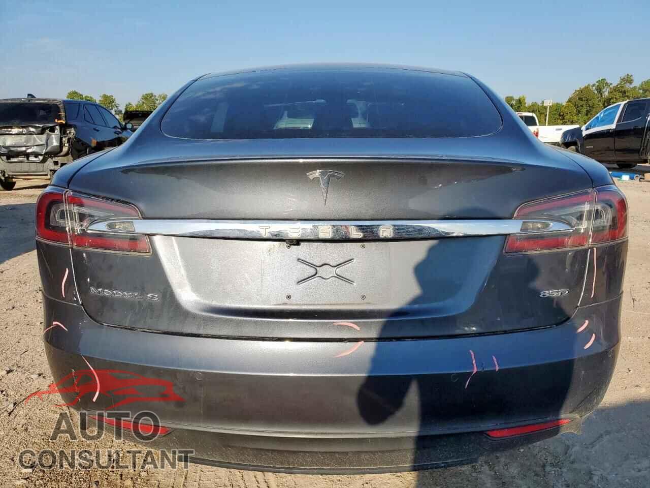 TESLA MODEL S 2015 - 5YJSA1E24FF114924