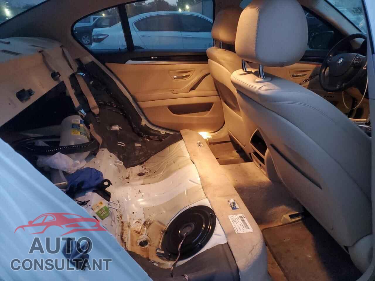 BMW 5 SERIES 2014 - WBA5B1C58ED483540