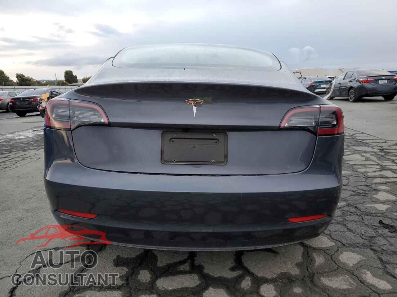 TESLA MODEL 3 2023 - 5YJ3E1EA5PF652095