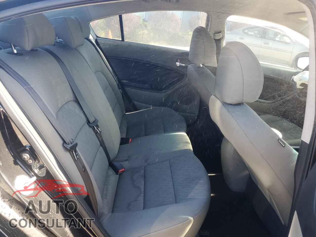 KIA FORTE 2016 - KNAFK4A6XG5573786