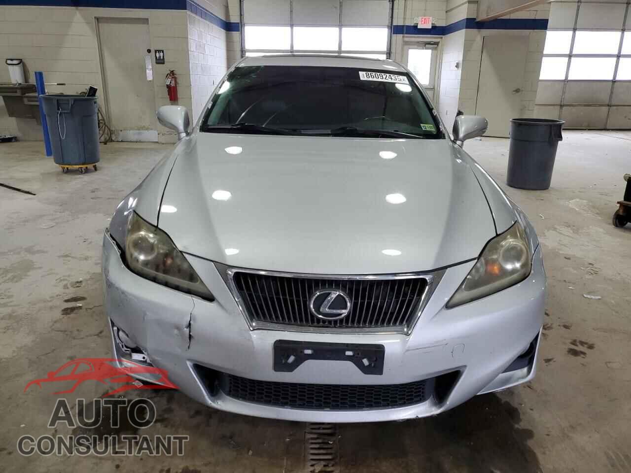 LEXUS IS 2013 - JTHCF5C27D5062167