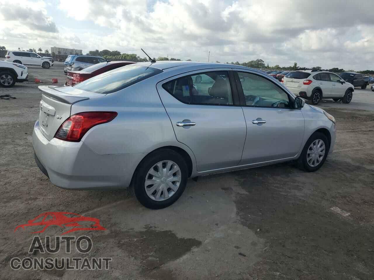 NISSAN VERSA 2017 - 3N1CN7AP3HL803387