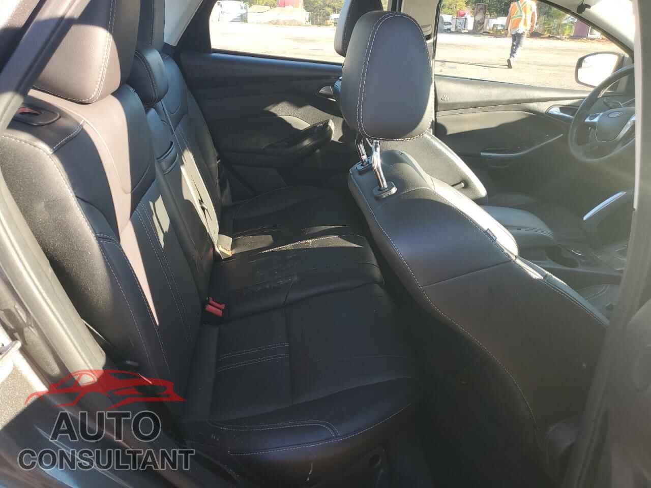 FORD FOCUS 2012 - 1FAHP3J20CL219310
