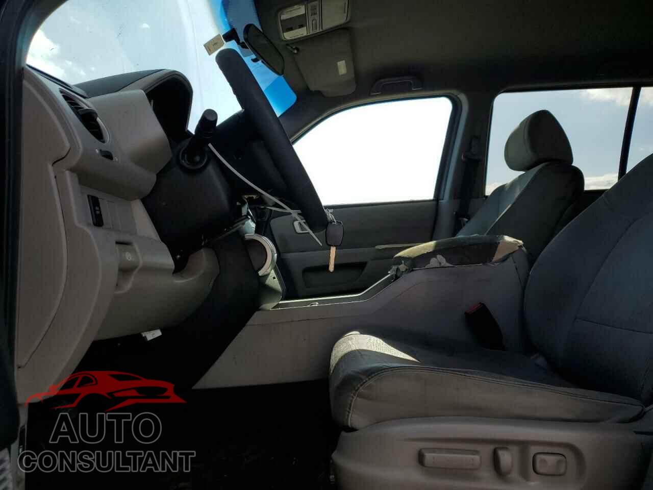 HONDA PILOT 2011 - 5FNYF3H48BB023637