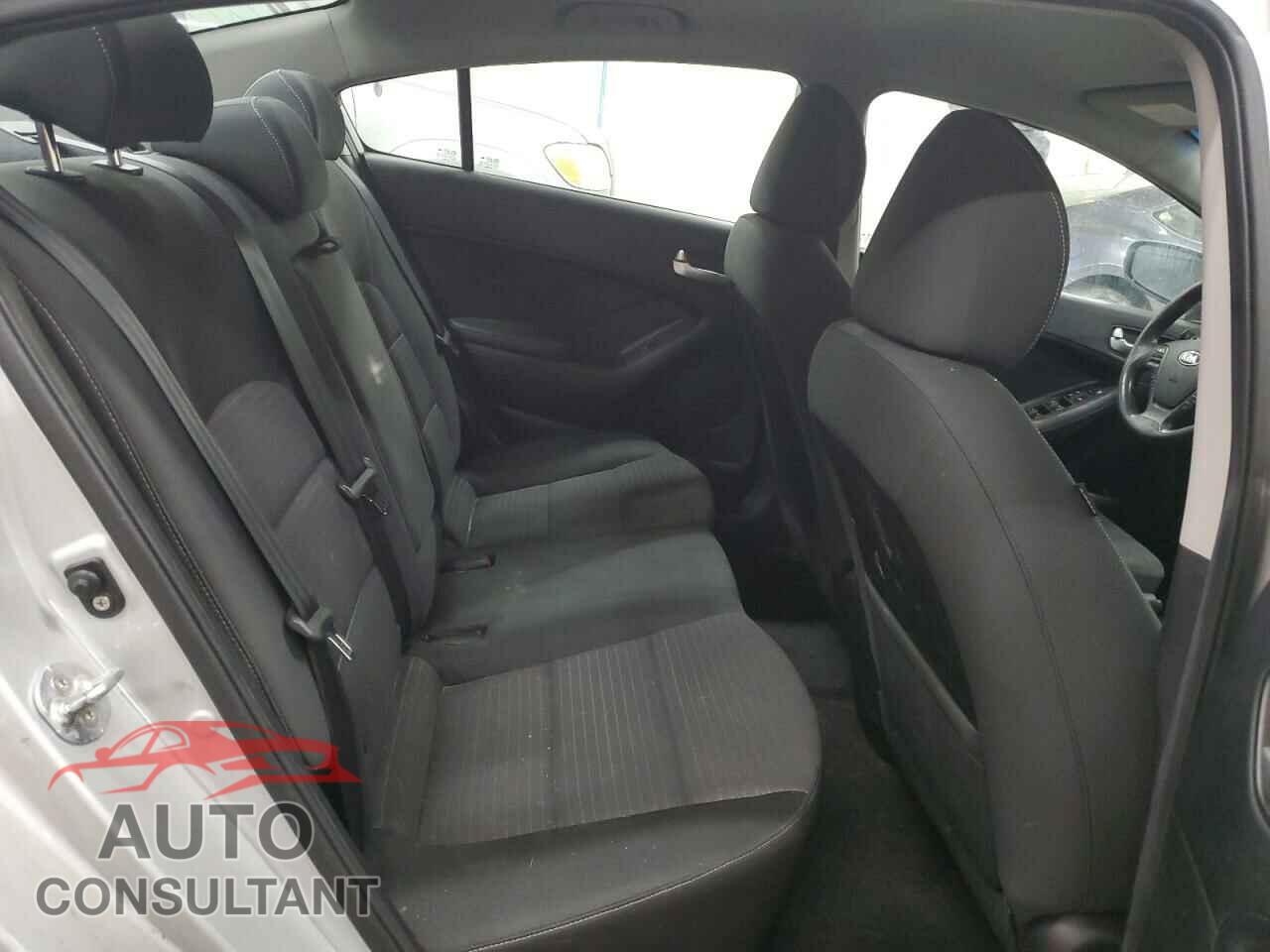 KIA FORTE 2017 - 3KPFL4A77HE132356