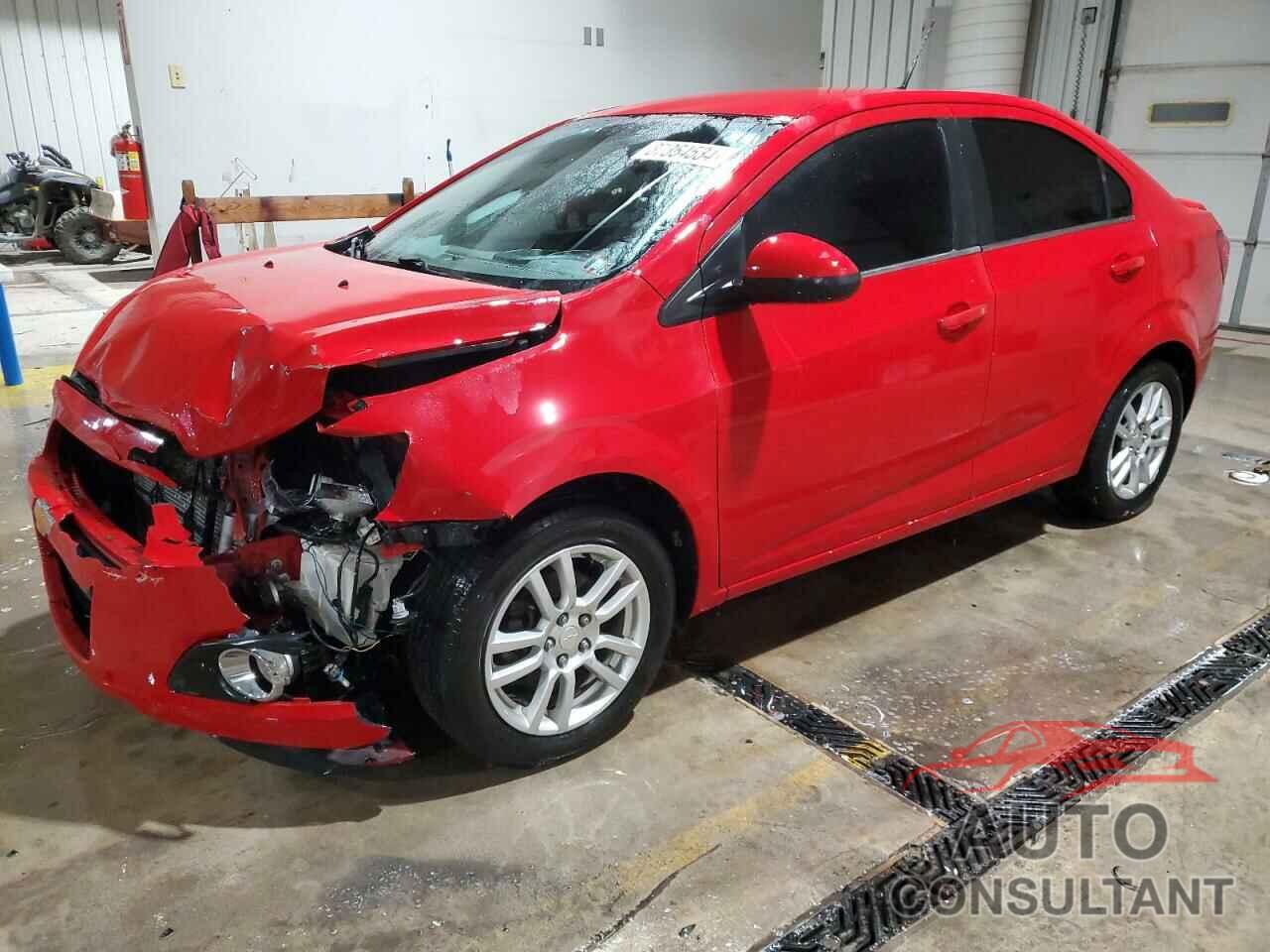 CHEVROLET SONIC 2013 - 1G1JC5SG8D4155678