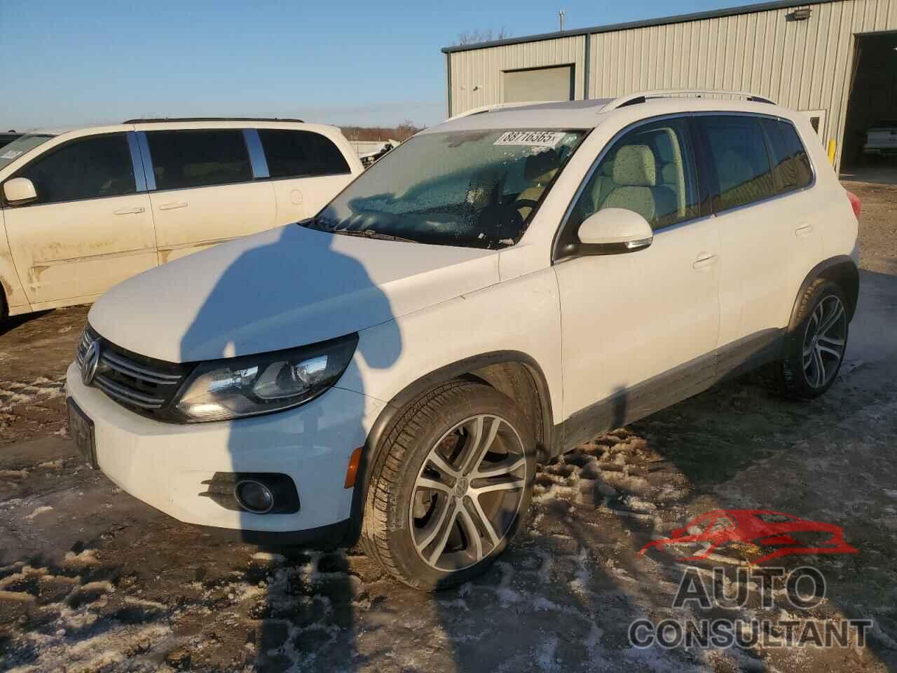VOLKSWAGEN TIGUAN 2017 - WVGWV7AX9HK020145