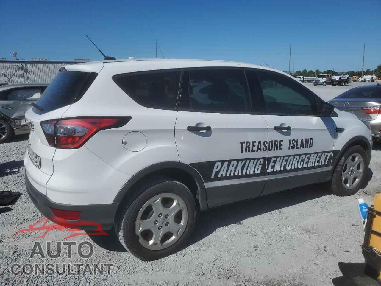 FORD ESCAPE 2017 - 1FMCU0F71HUE24812