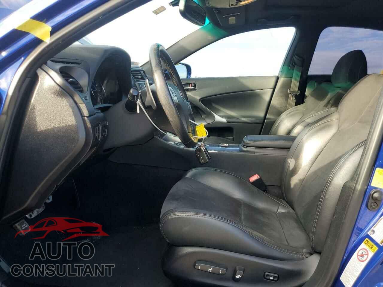 LEXUS IS 2012 - JTHBE5C24C5028507
