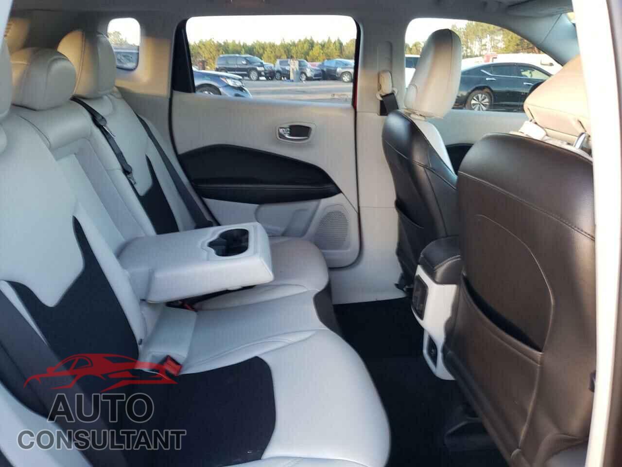 JEEP COMPASS 2018 - 3C4NJCBBXJT462041