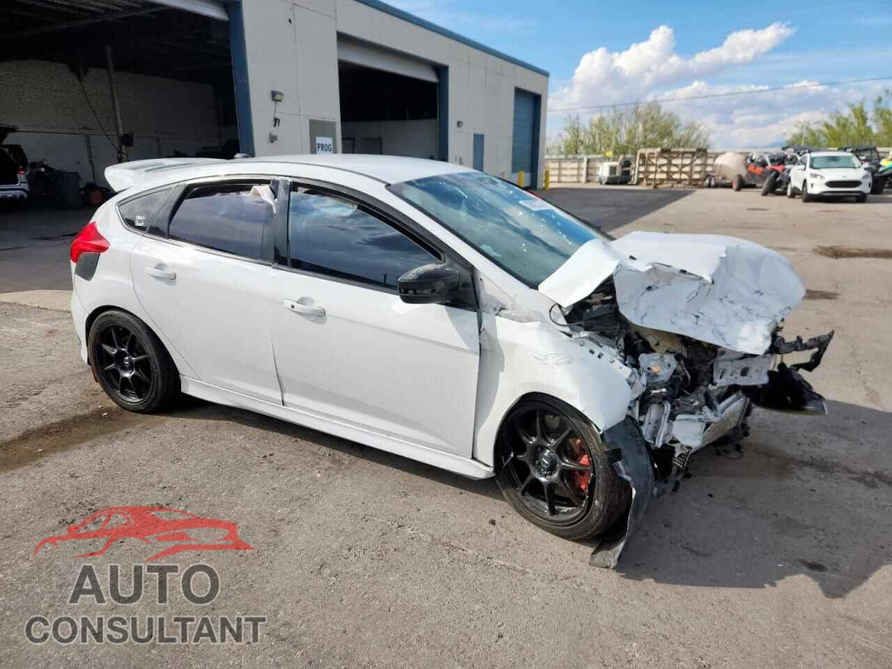 FORD FOCUS 2017 - 1FADP3L95HL260466