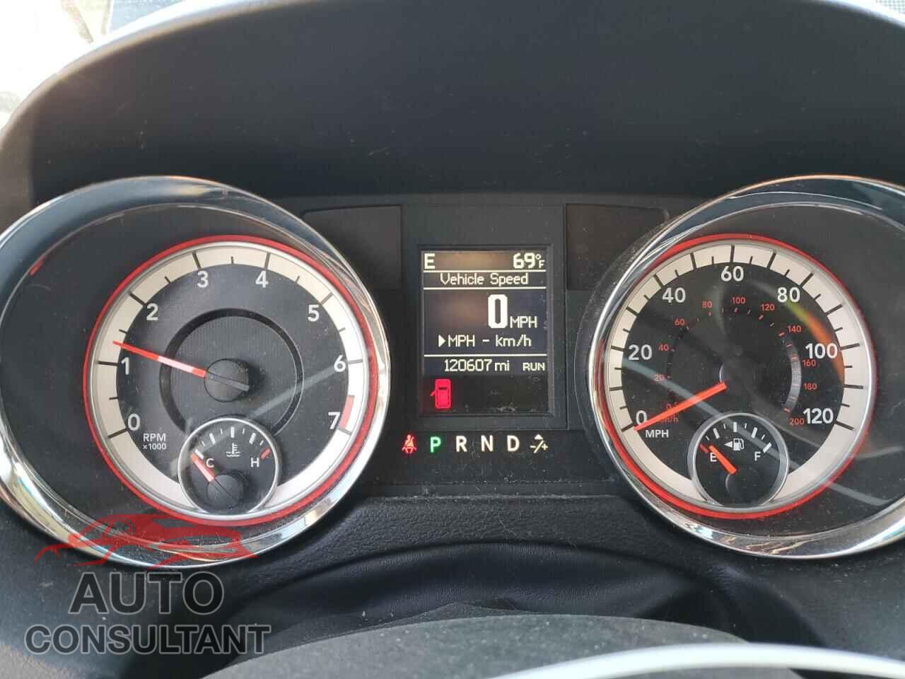 DODGE CARAVAN 2011 - 2D4RN5DG0BR660192