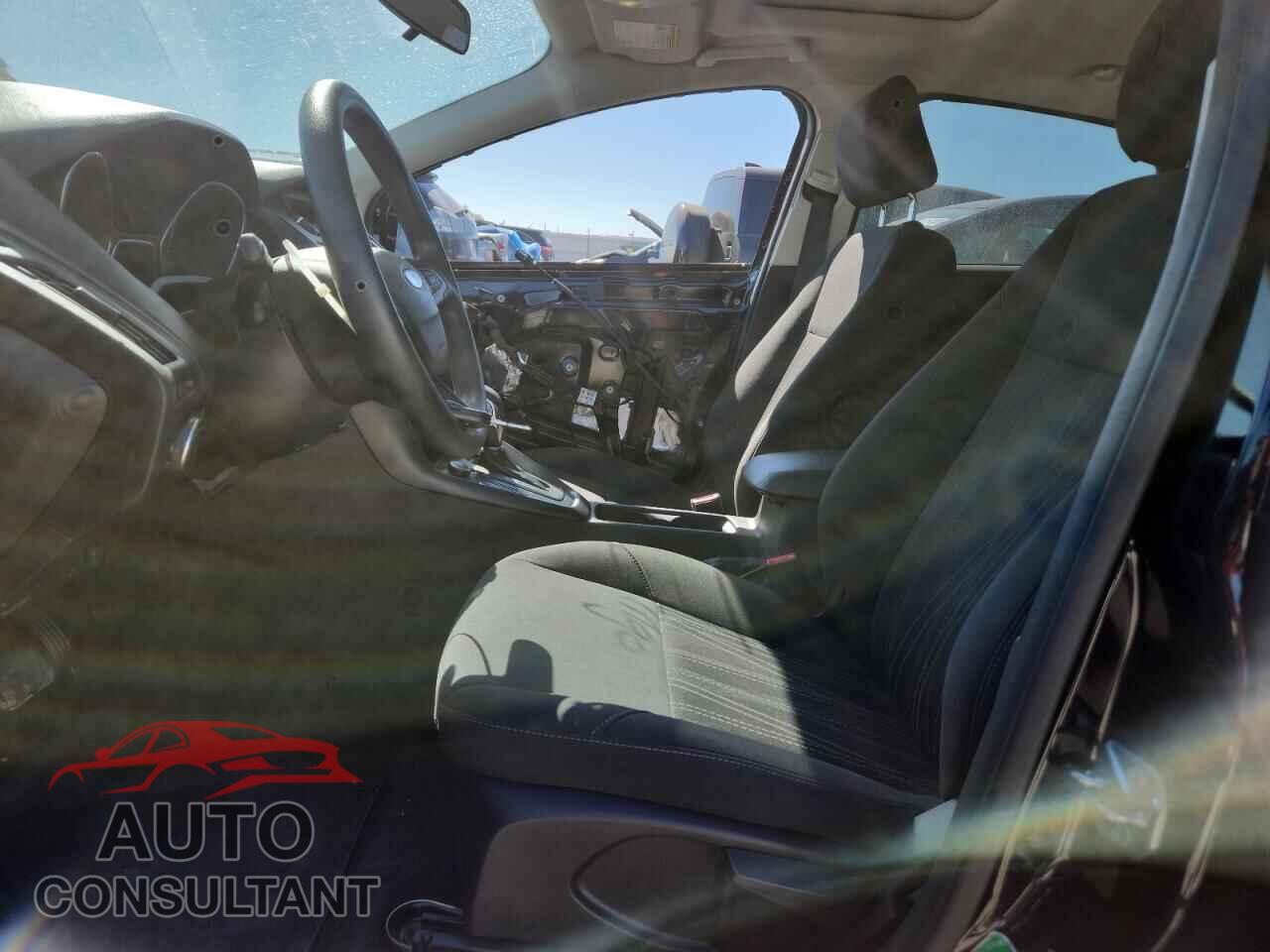 FORD FOCUS 2017 - 1FADP3M25HL299785