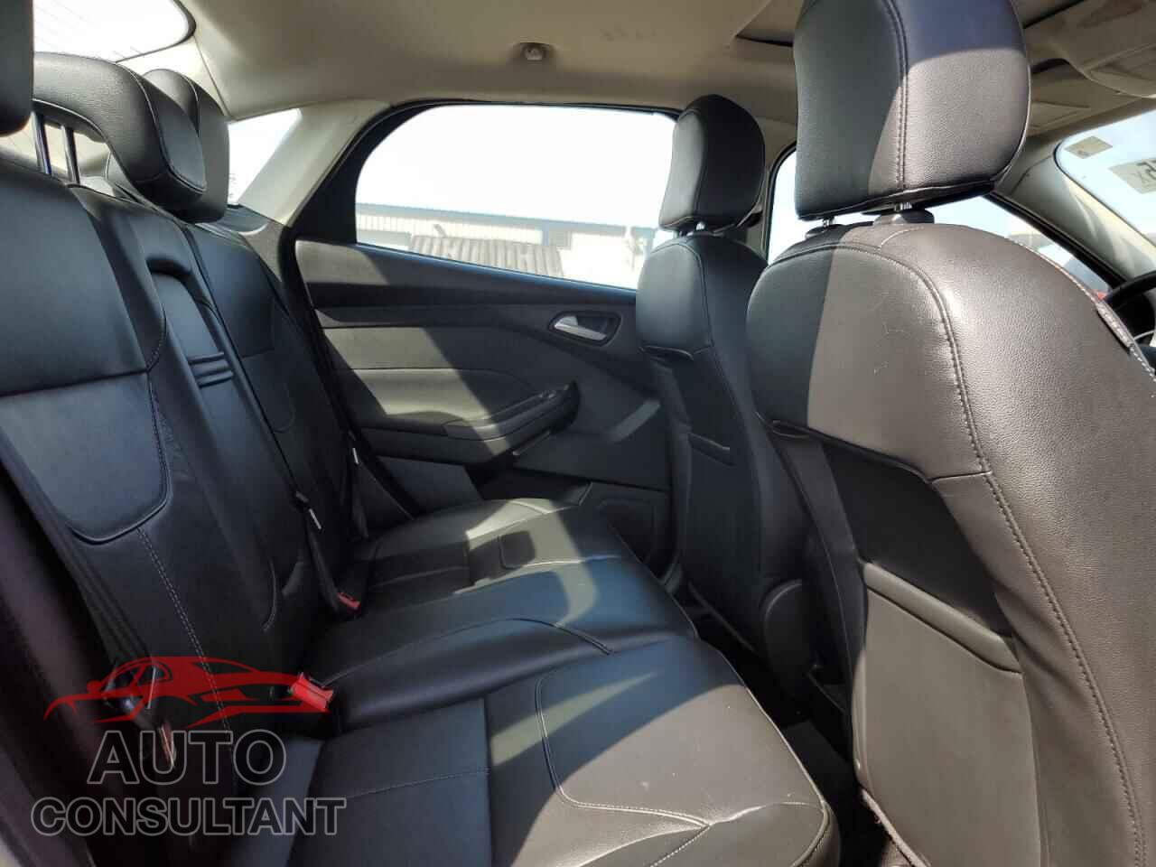 FORD FOCUS 2016 - 1FADP3F27GL307493