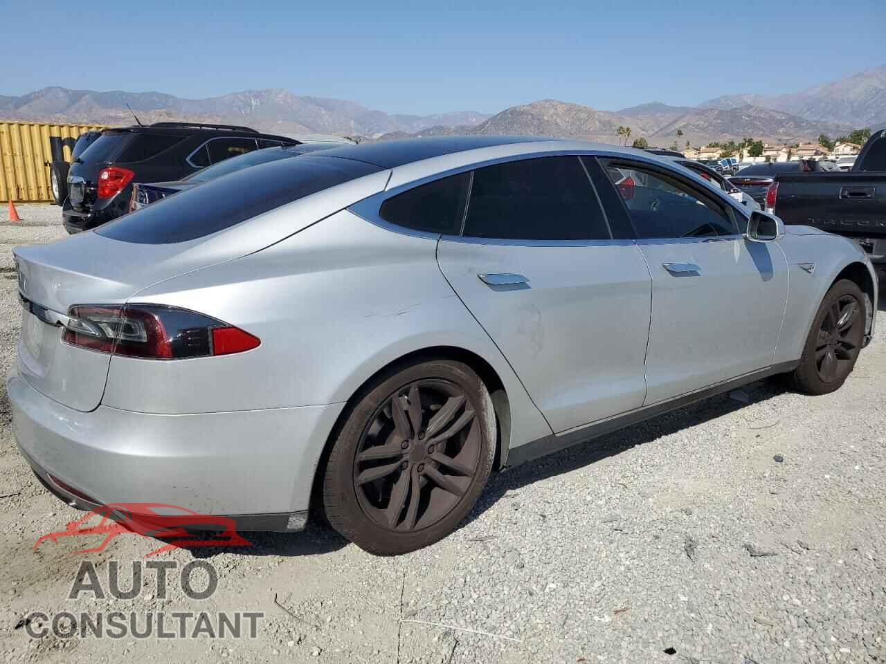 TESLA MODEL S 2013 - 5YJSA1CG6DFP04683