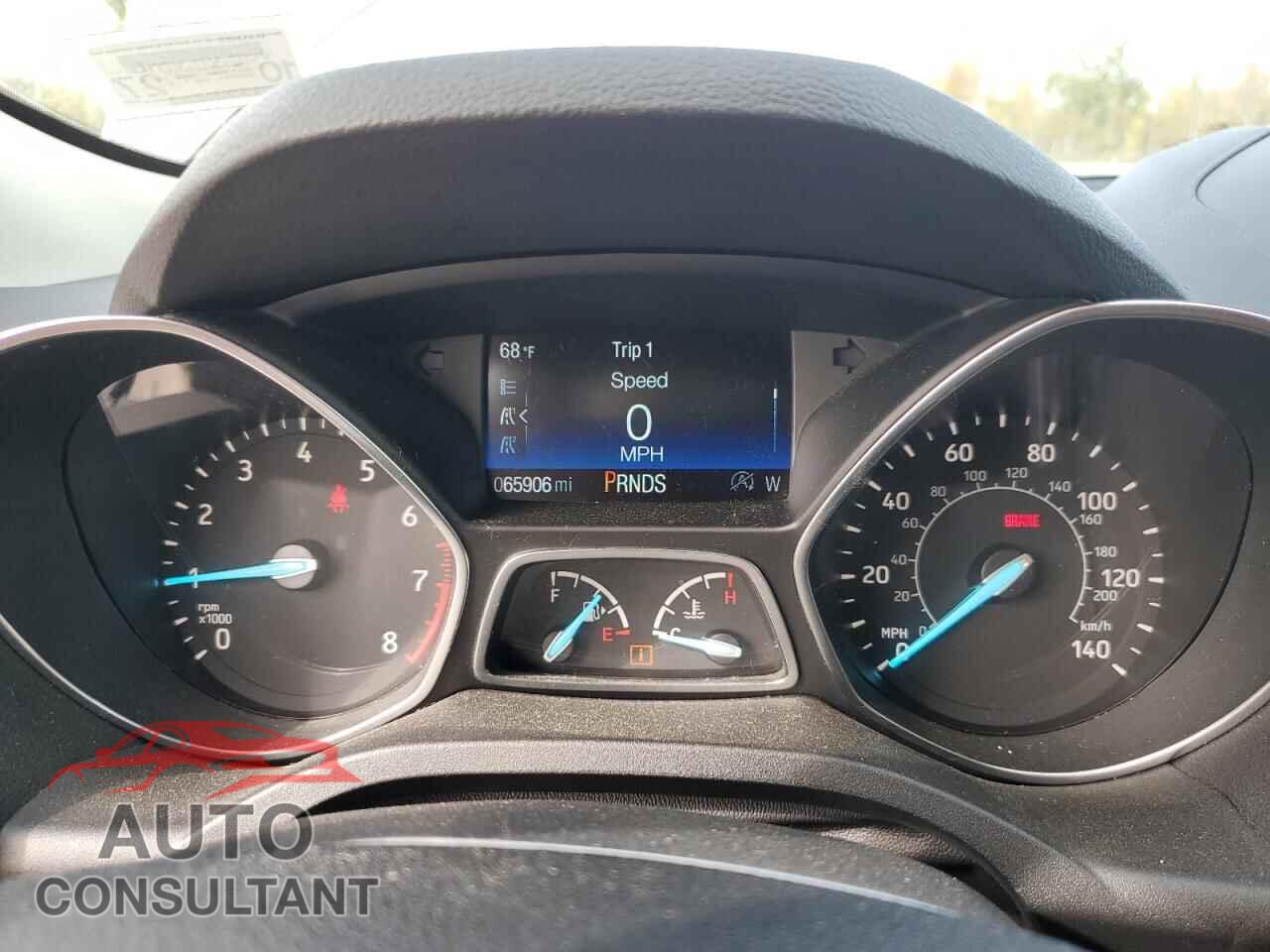FORD ESCAPE 2017 - 1FMCU9GD3HUE67055
