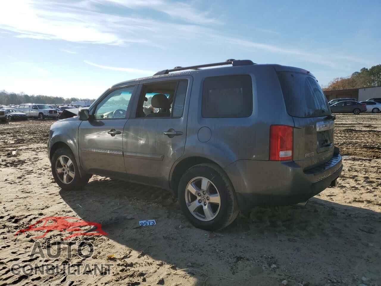 HONDA PILOT 2011 - 5FNYF4H4XBB037612