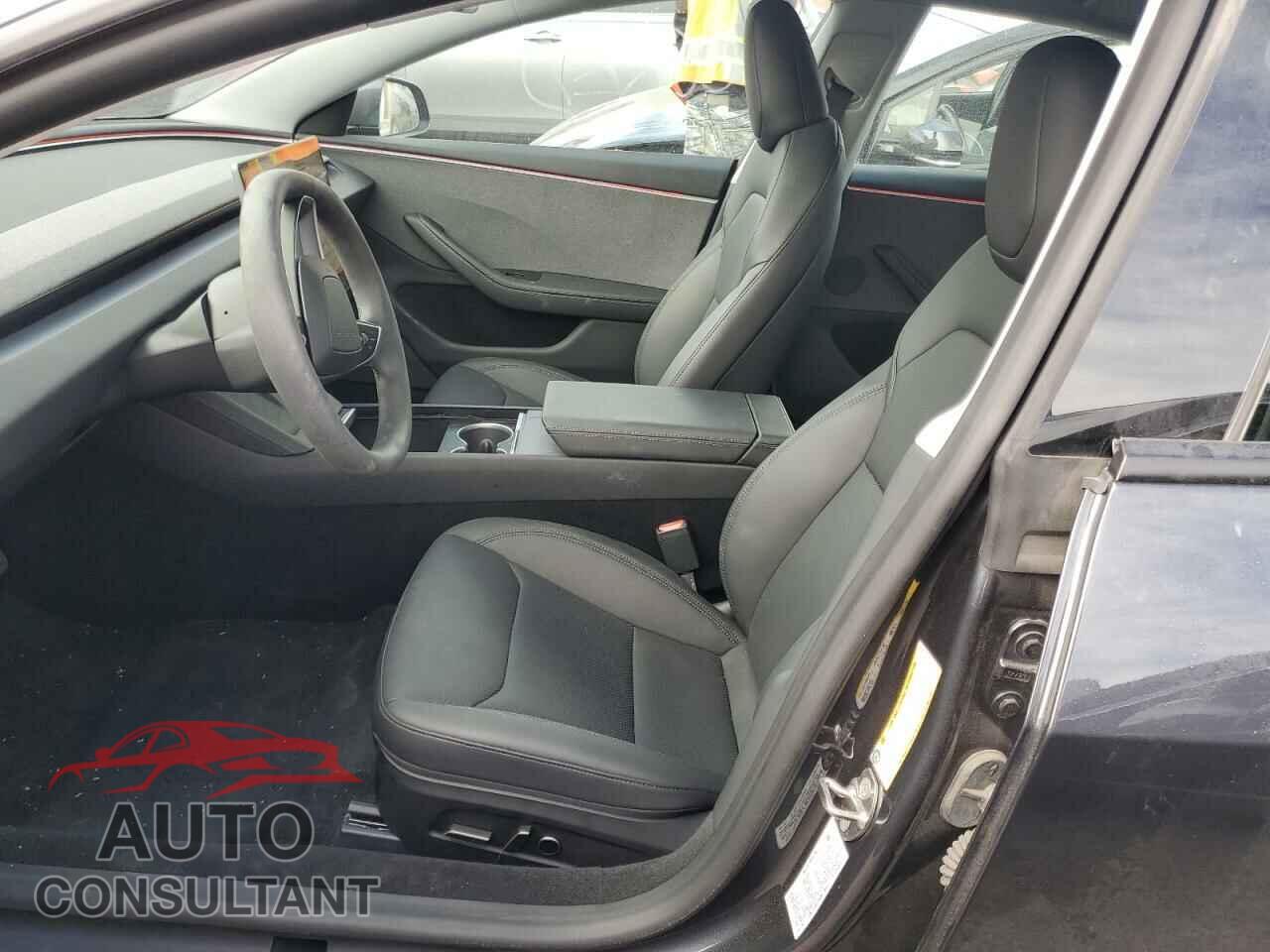 TESLA MODEL 3 2024 - 5YJ3E1EA3RF784453