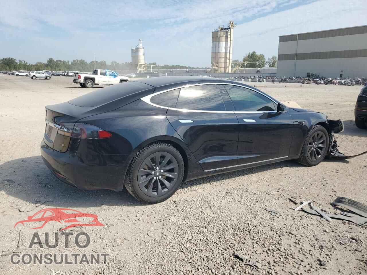 TESLA MODEL S 2018 - 5YJSA1E21JF275577