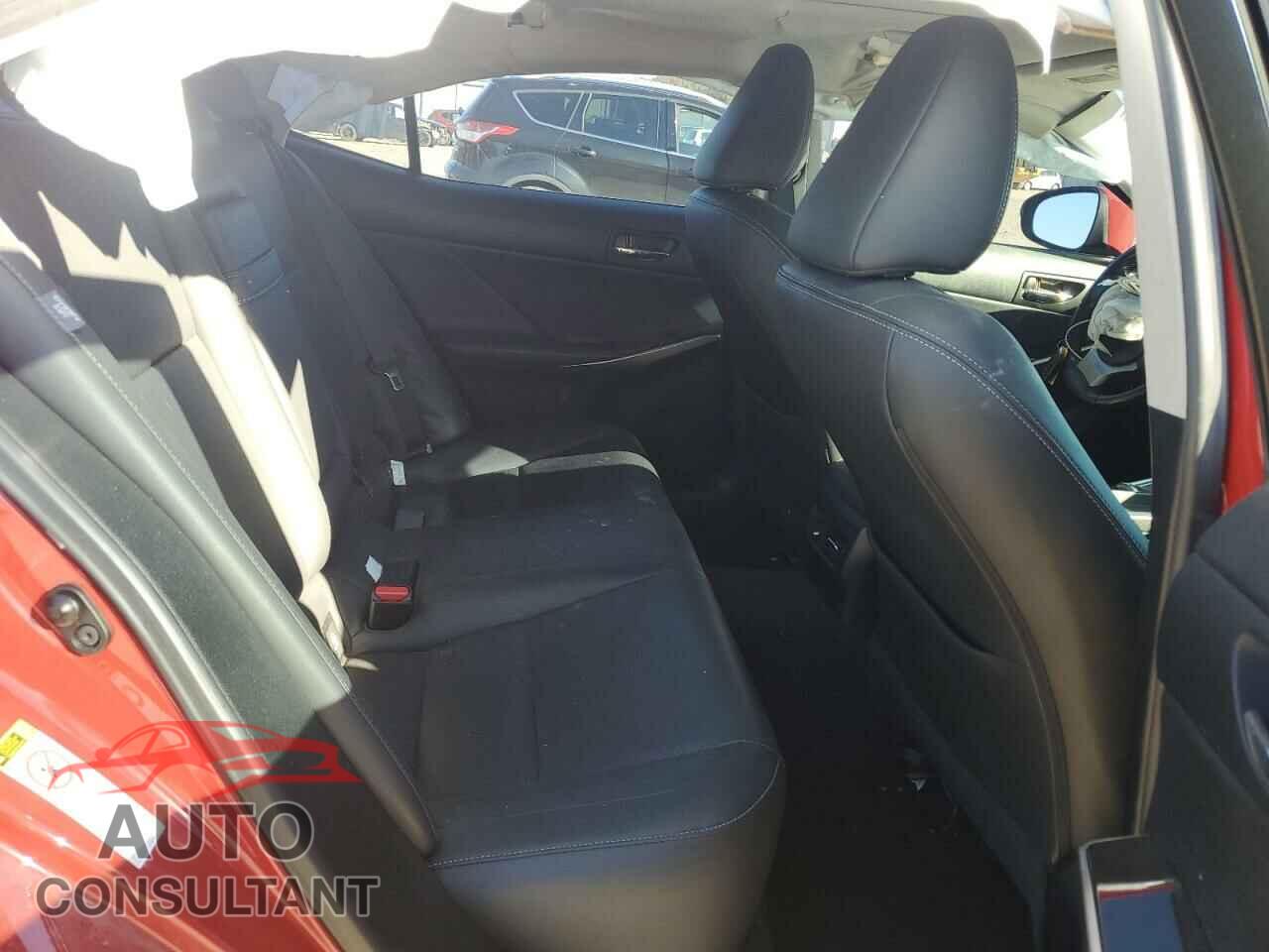 LEXUS IS 2016 - JTHBA1D23G5004532