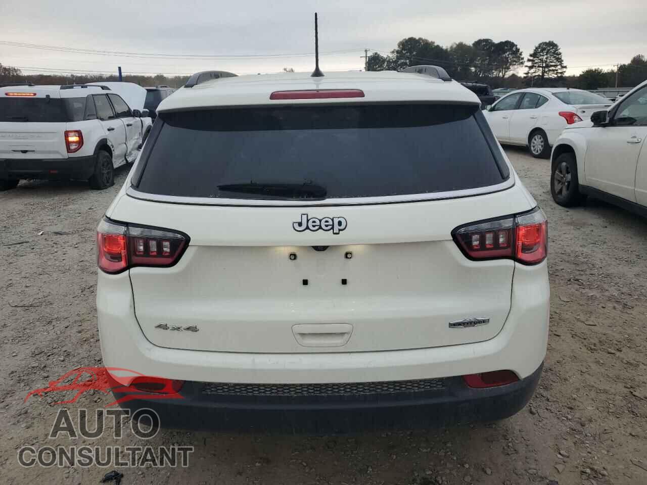 JEEP COMPASS 2018 - 3C4NJDBB2JT178716
