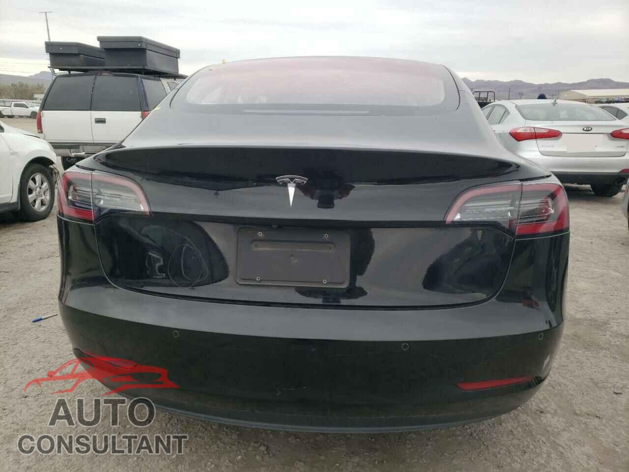 TESLA MODEL 3 2018 - 5YJ3E1EA9JF171869