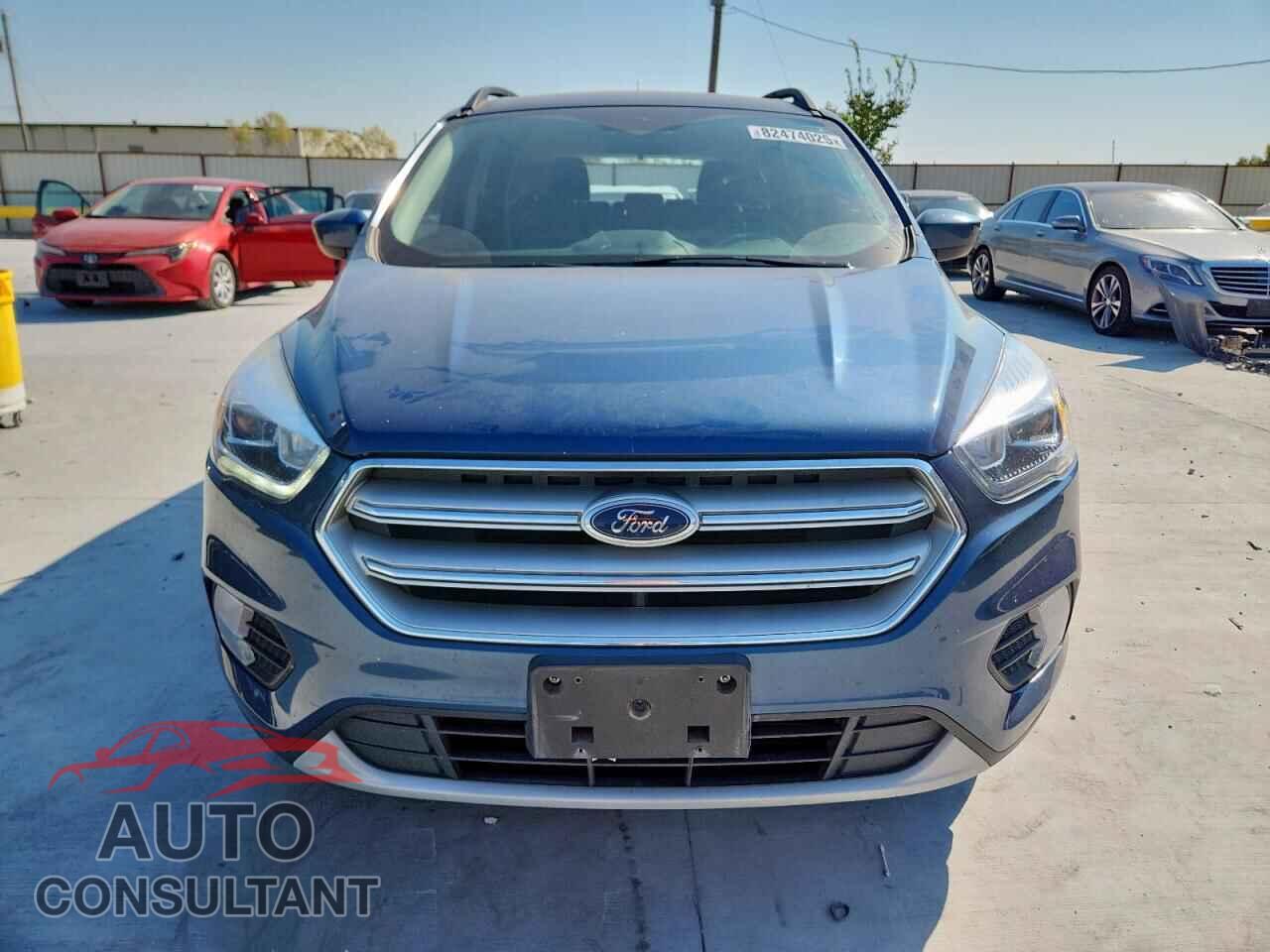FORD ESCAPE 2018 - 1FMCU0HD5JUB60485