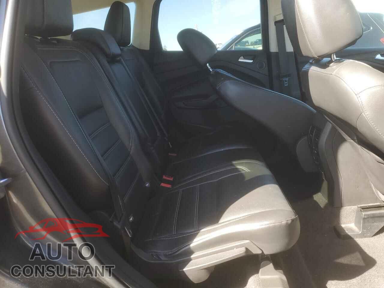 FORD ESCAPE 2017 - 1FMCU9J90HUC98973