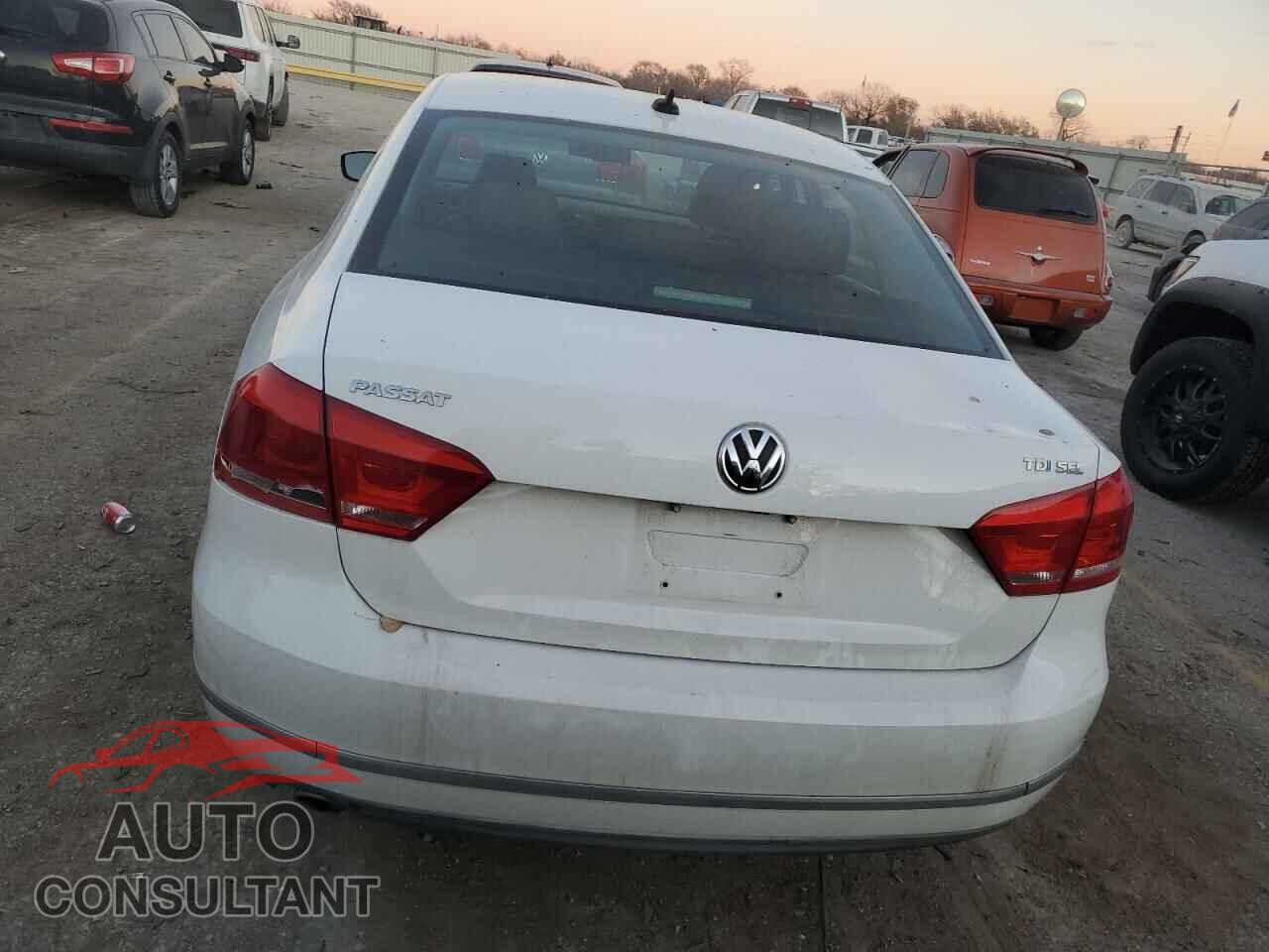 VOLKSWAGEN PASSAT 2013 - 1VWCN7A31DC111772