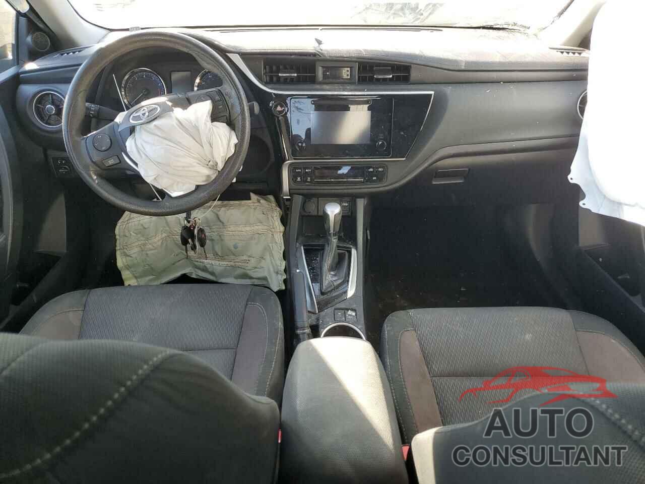 TOYOTA COROLLA 2018 - 2T1BURHEXJC117660