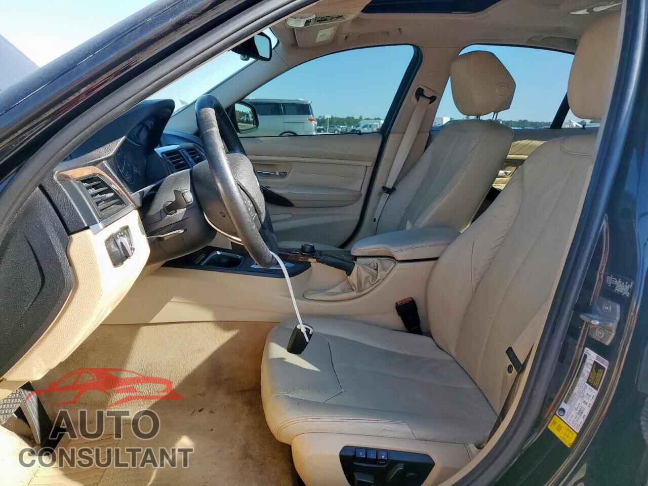 BMW 3 SERIES 2013 - WBA3A5C58DF355092