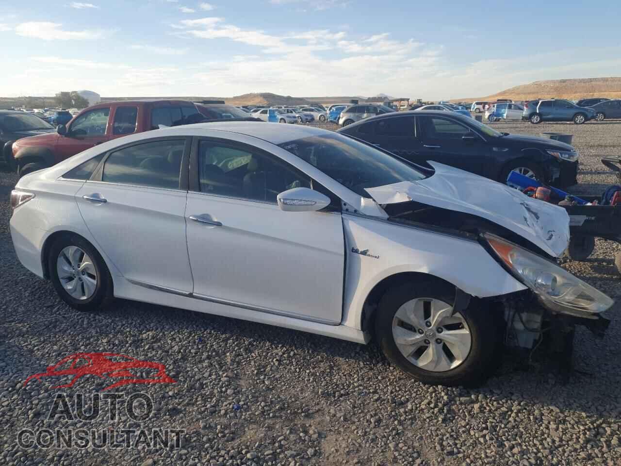 HYUNDAI SONATA 2014 - KMHEC4A40EA114597