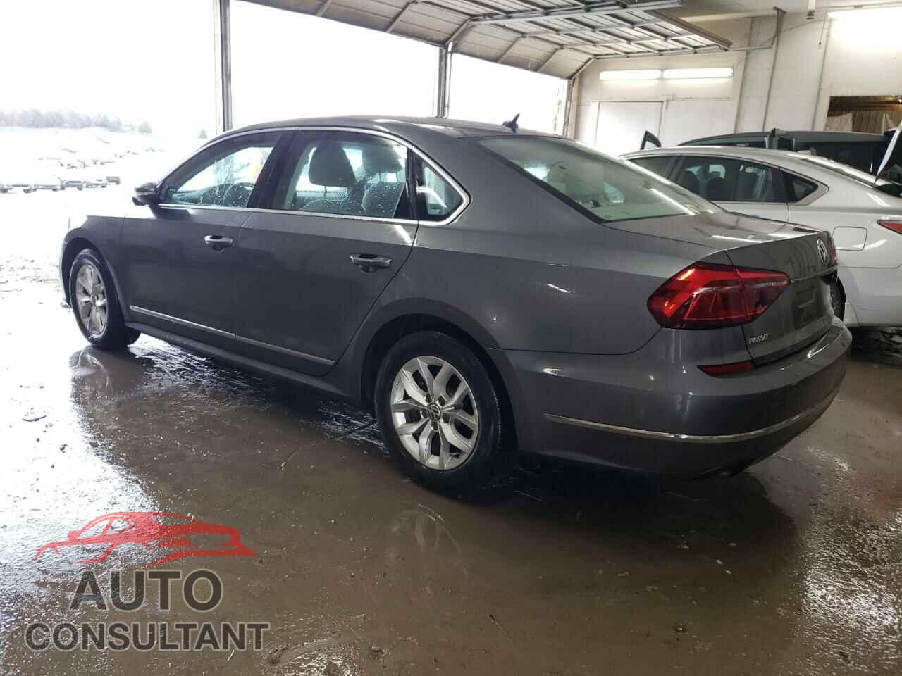 VOLKSWAGEN PASSAT 2017 - 1VWAT7A39HC076465