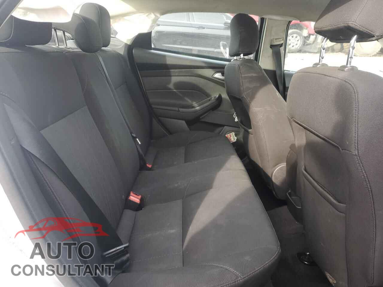 FORD FOCUS 2017 - 1FADP3H28HL302382