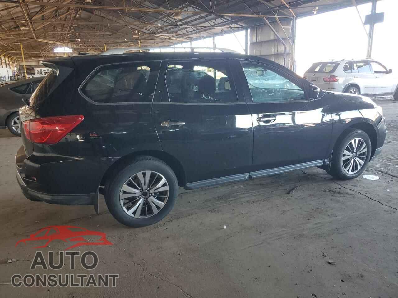 NISSAN PATHFINDER 2017 - 5N1DR2MM5HC902861