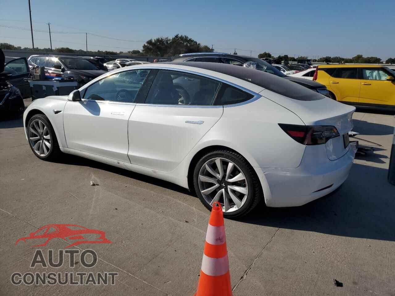 TESLA MODEL 3 2018 - 5YJ3E1EA0JF025361