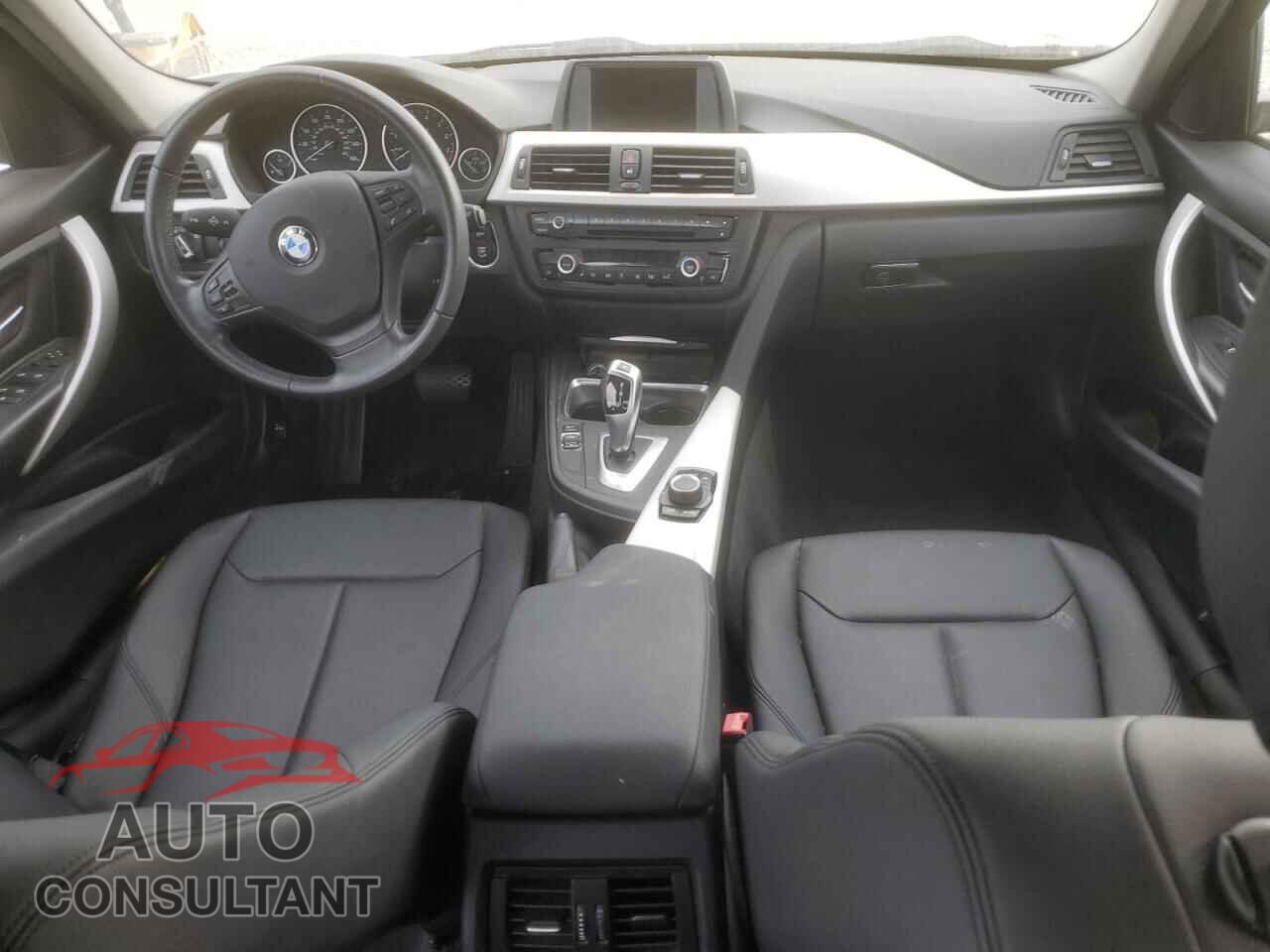 BMW 3 SERIES 2013 - WBA3C1C5XDF440017