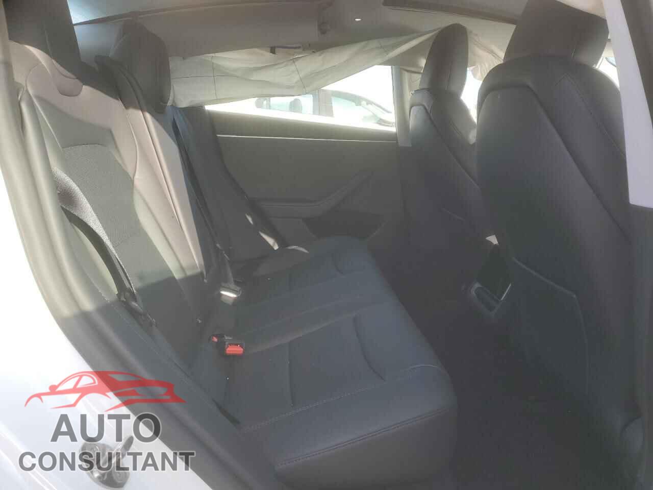 TESLA MODEL 3 2024 - 5YJ3E1EB0RF819121
