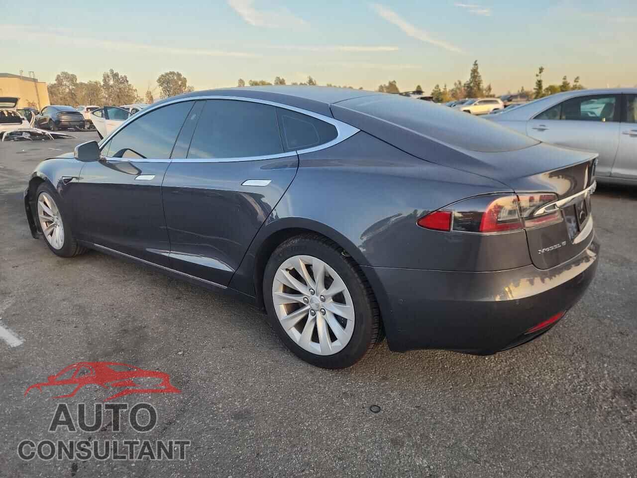 TESLA MODEL S 2017 - 5YJSA1E17HF202781