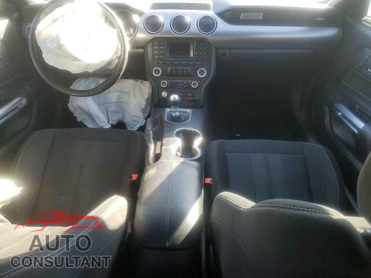 FORD MUSTANG 2018 - 1FA6P8CF1J5175680